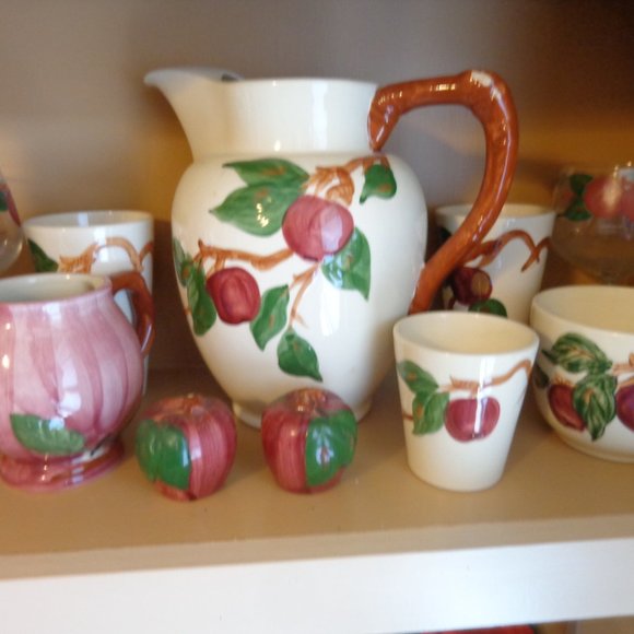 158 pieces Francican Apple 1940's - 2010 Local Pick Up only - Picture 3 of 16